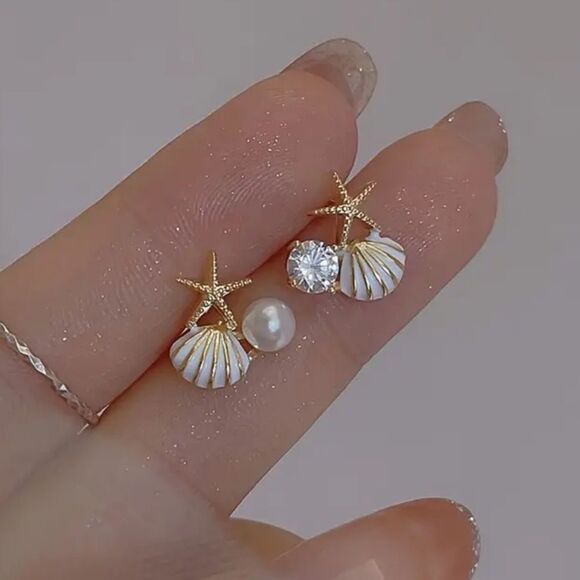 Jewelry - ✨🆕✨ Elegant Starfish ⭐️ Shell 🐚 Earrings✨